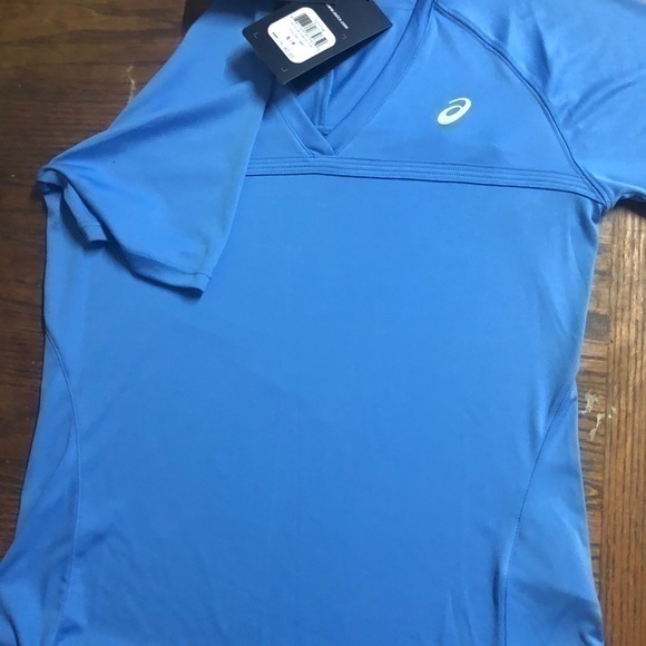 ASICS  NEW high  perfomance  Dri fit TOP - Picture 1 of 8